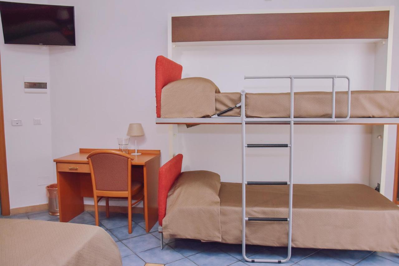 Hotel Piccolo Sogno Помпей Екстериор снимка