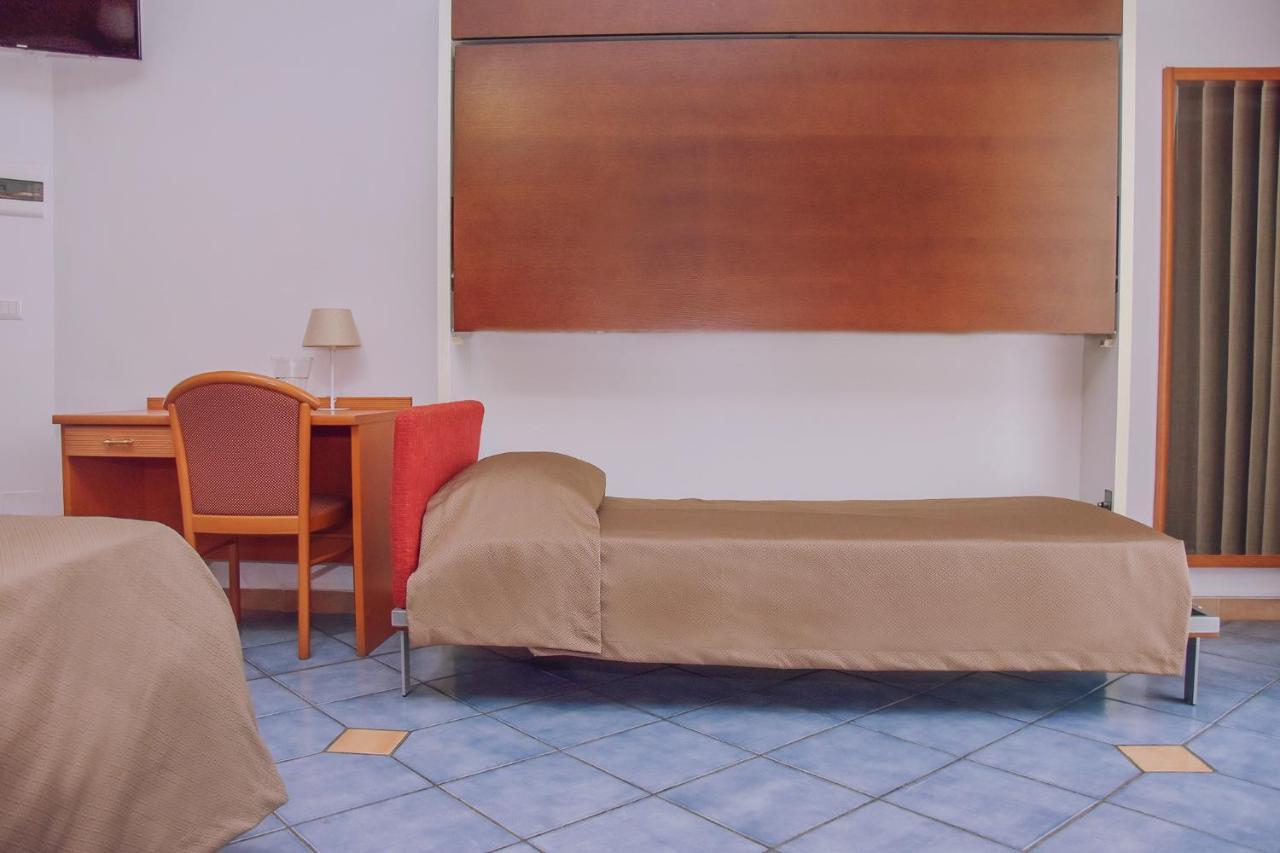 Hotel Piccolo Sogno Помпей Екстериор снимка