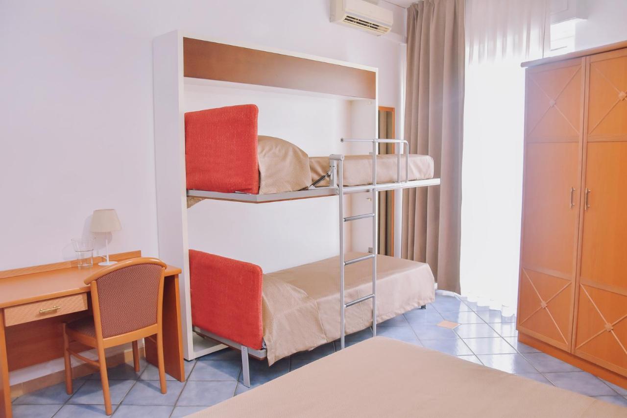 Hotel Piccolo Sogno Помпей Екстериор снимка