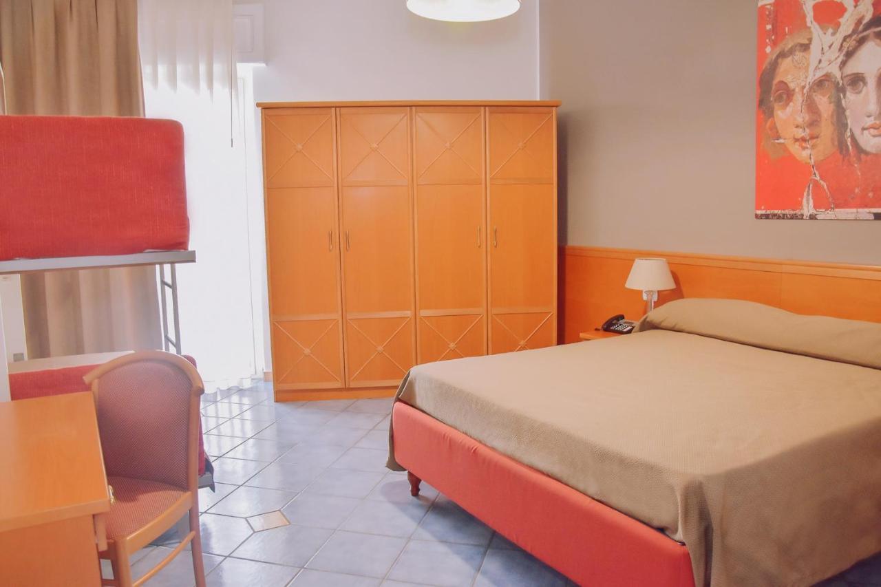 Hotel Piccolo Sogno Помпей Екстериор снимка