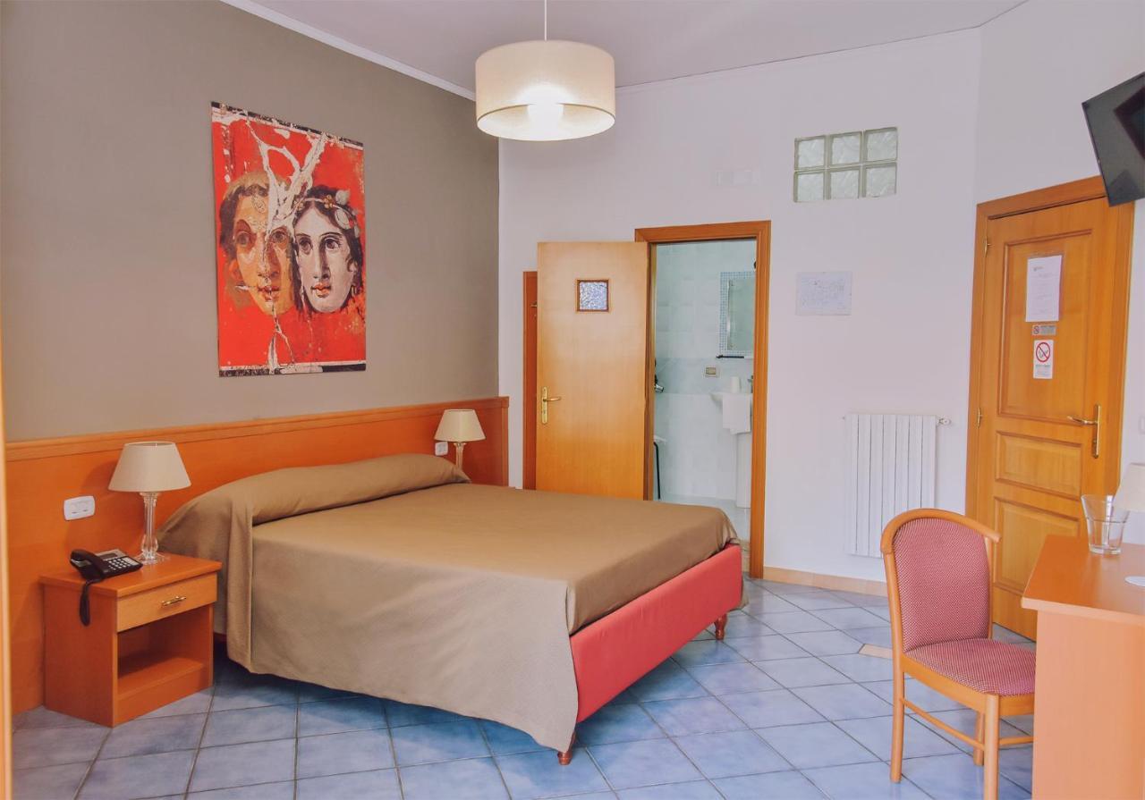Hotel Piccolo Sogno Помпей Екстериор снимка
