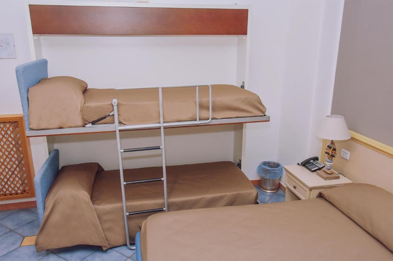 Hotel Piccolo Sogno Помпей Екстериор снимка