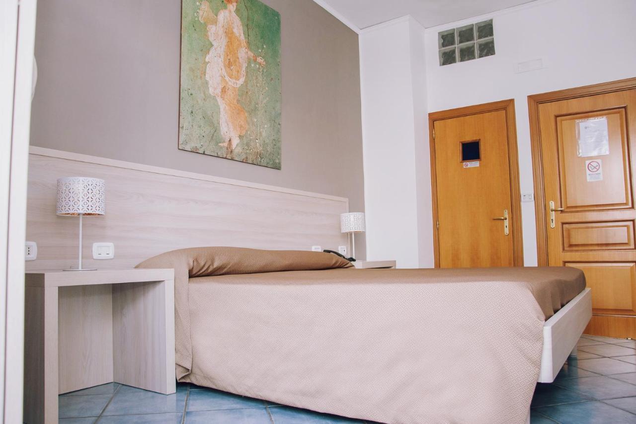 Hotel Piccolo Sogno Помпей Екстериор снимка