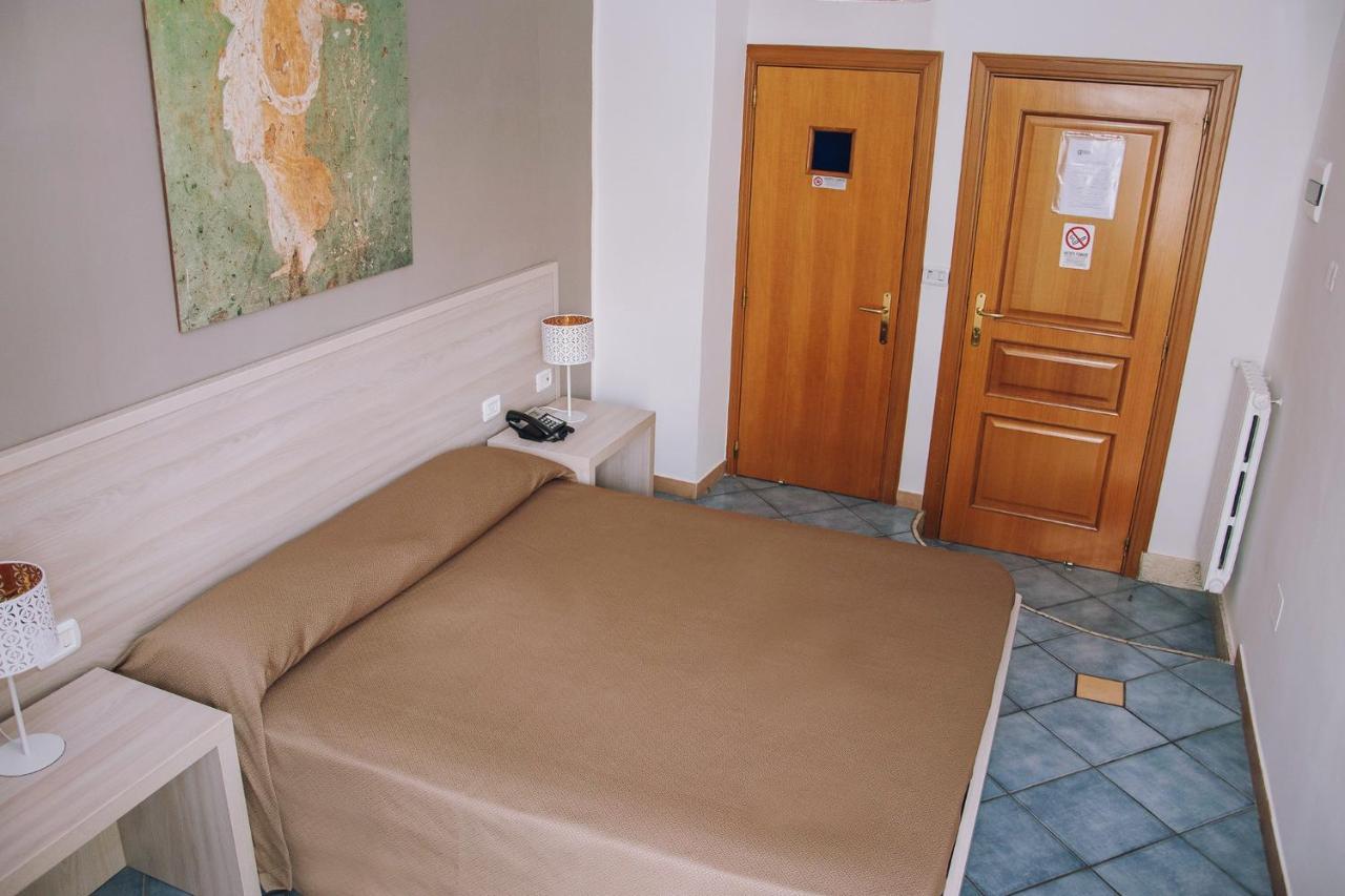 Hotel Piccolo Sogno Помпей Екстериор снимка