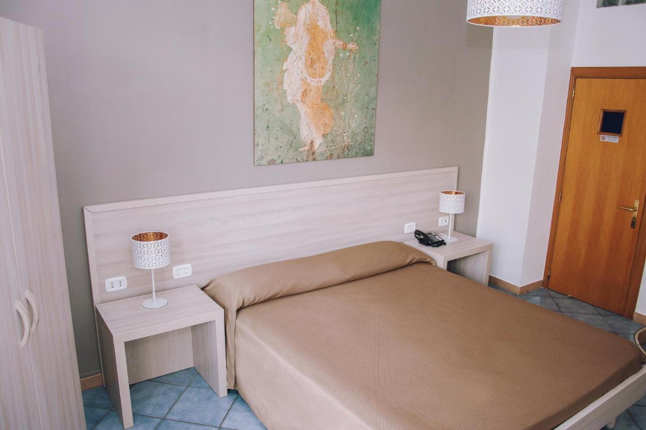 Hotel Piccolo Sogno Помпей Екстериор снимка