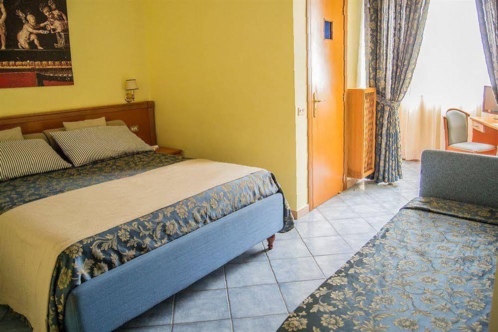 Hotel Piccolo Sogno Помпей Екстериор снимка